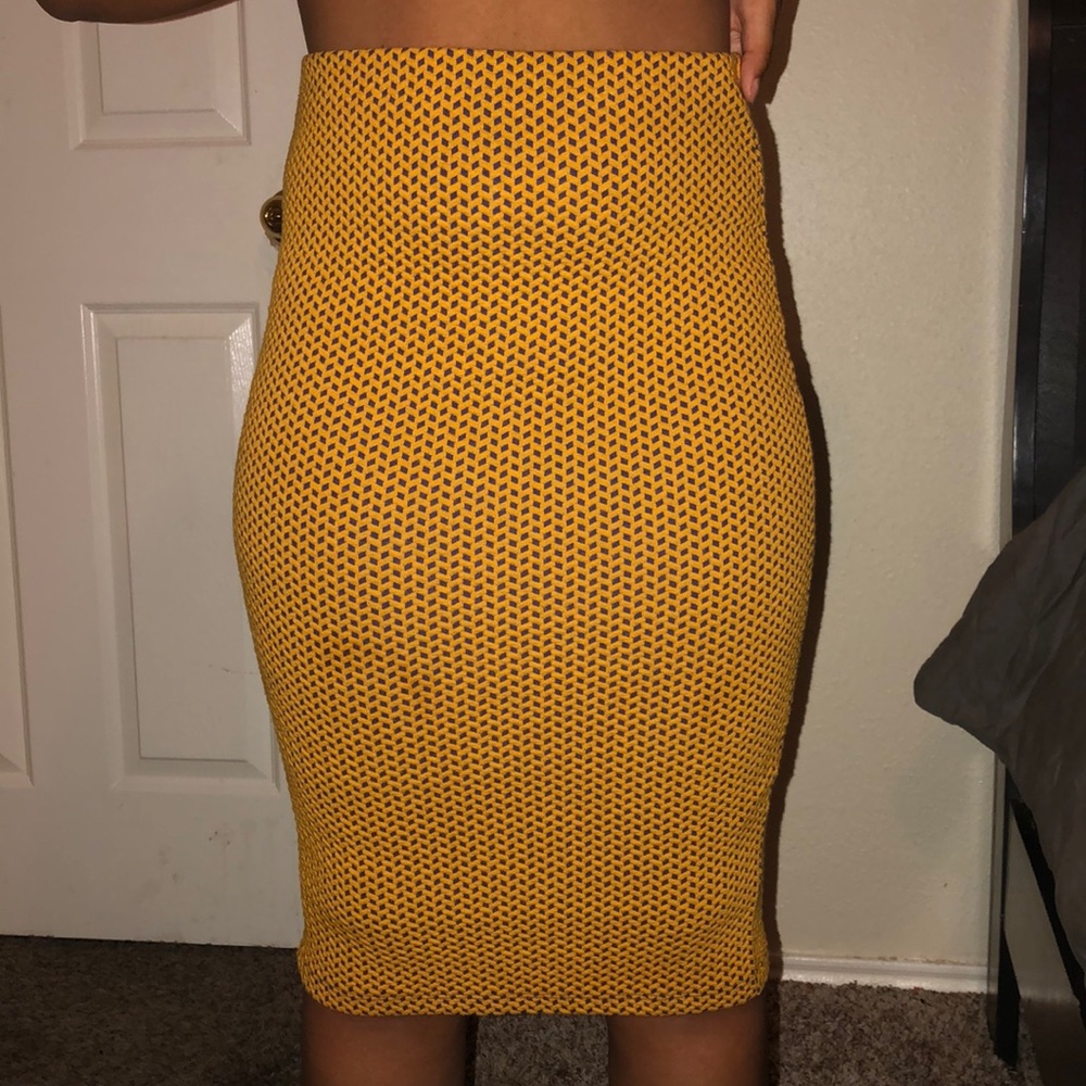 Honey pencil skirt